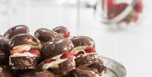 COUNTRY CHEF CHOC DIPPED PROFITEROLE 111x18gm